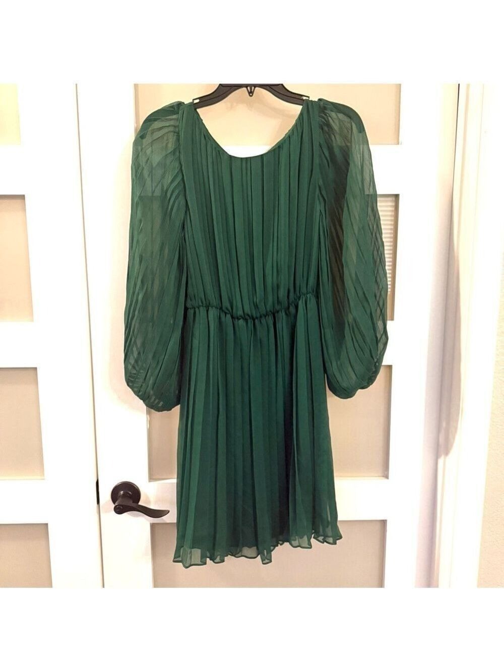 ALICE & OLIVIA Green Chiffon Dress. Size M
